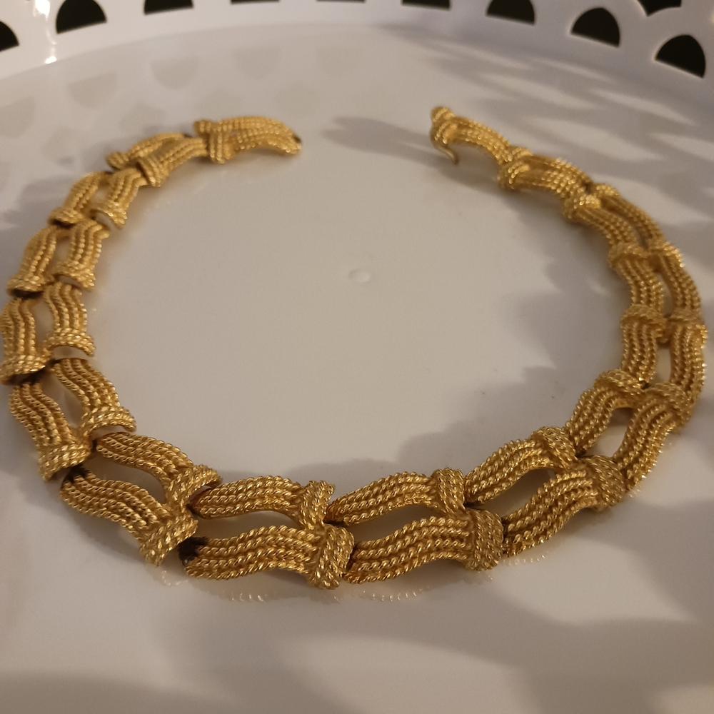 Carolee Necklace - Picture 5 of 16
